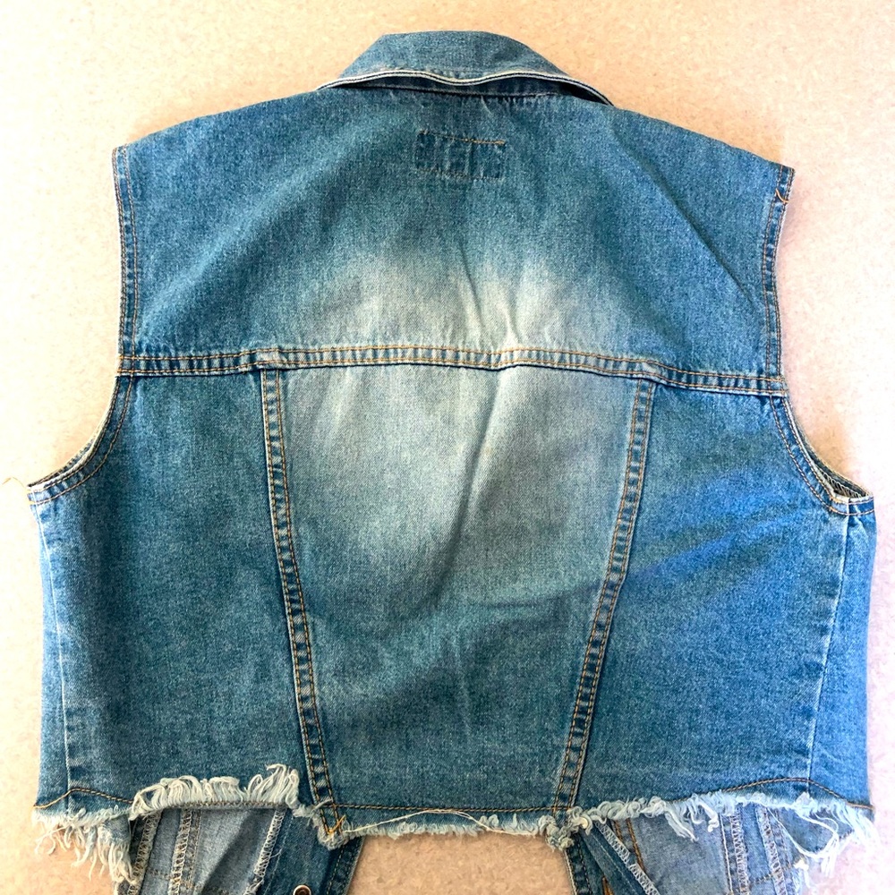 Cropped Denim Vest - Picture 6 of 6